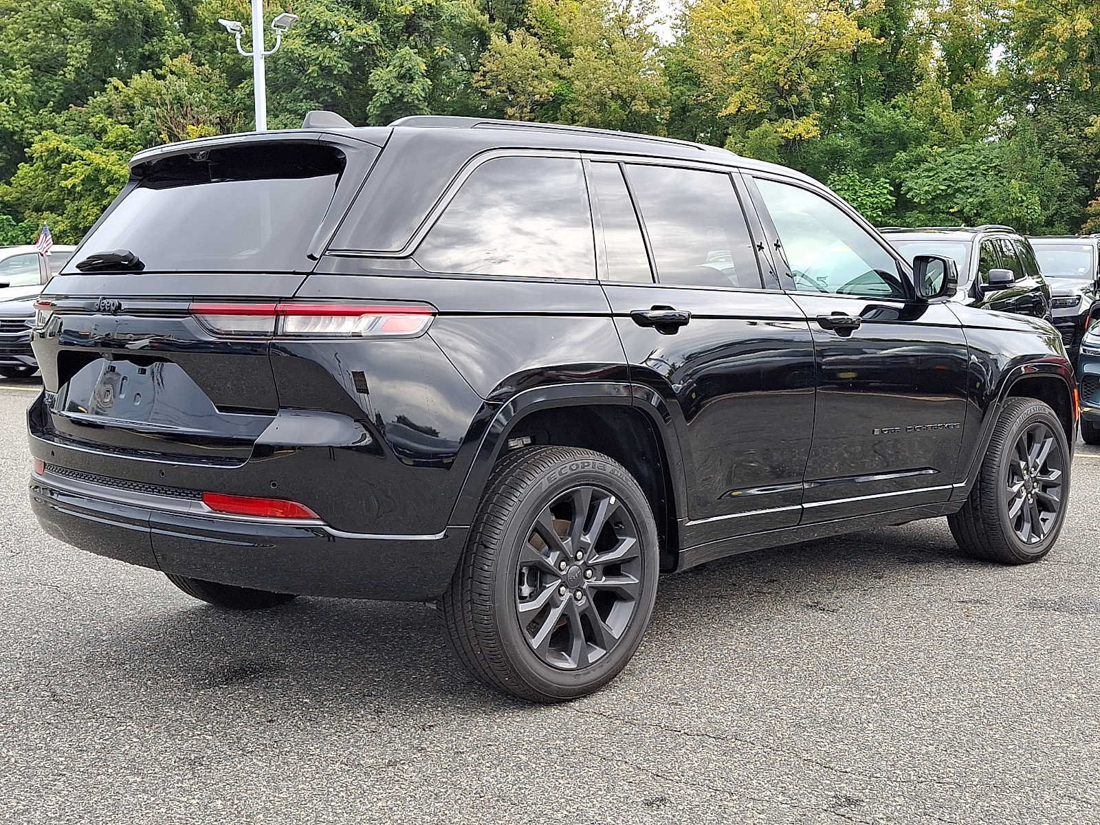 Used 2026 Jeep Grand Cherokee Limited AWD/4WD image 6