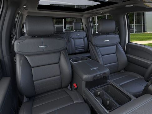 New 2026 Ford F350 Platinum w/ FX4 Off-Road Package image 10