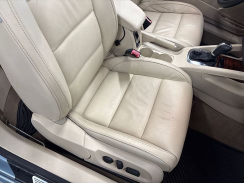 Used 2012 Volkswagen Eos Executive image 46