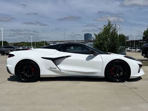 Used 2025 Chevrolet Corvette Z06 w/ Stealth Interior Trim Package RWD image 3