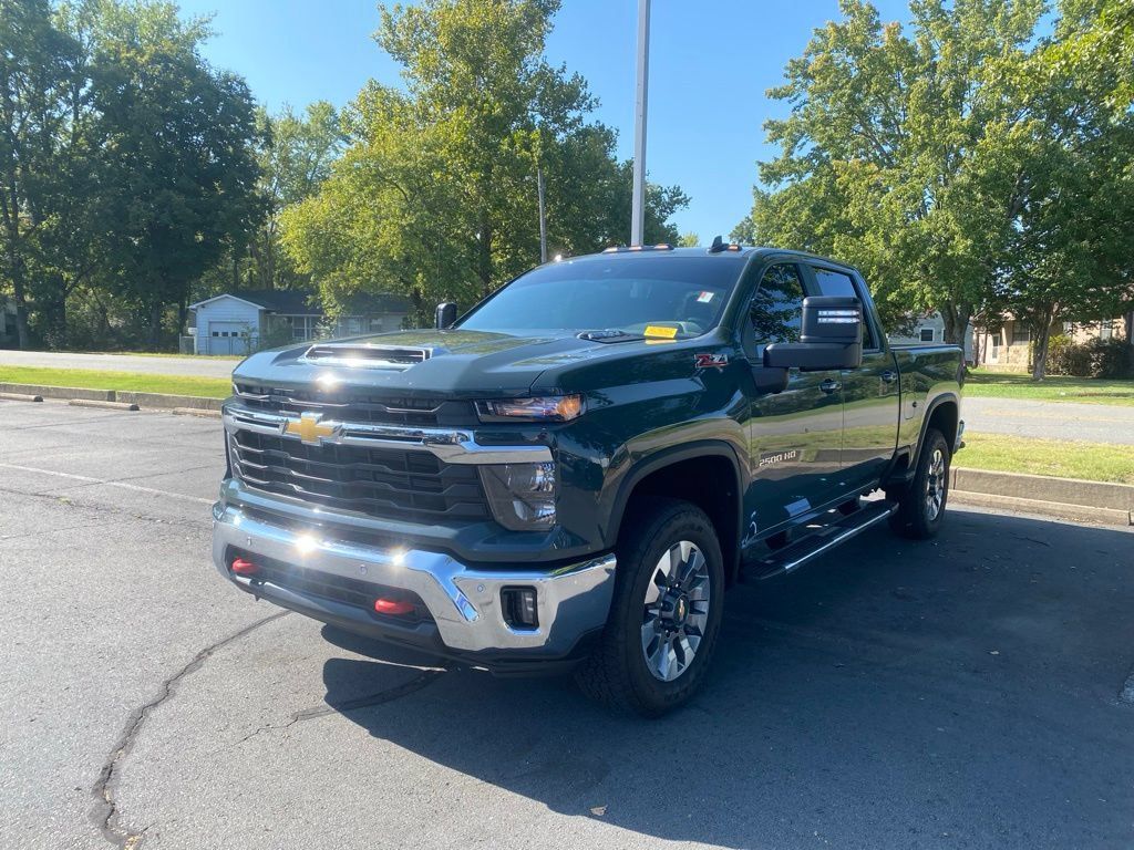 Used 2026 Chevrolet Silverado 2500 LT w/ All Star Edition AWD/4WD image 3