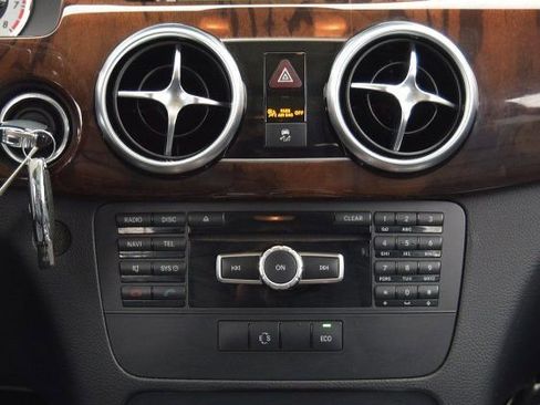 Used 2015 Mercedes-Benz GLK 350 4MATIC image 23