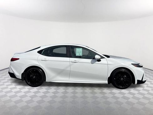 Used 2025 Toyota Camry SE w/ Convenience Package FWD image 3