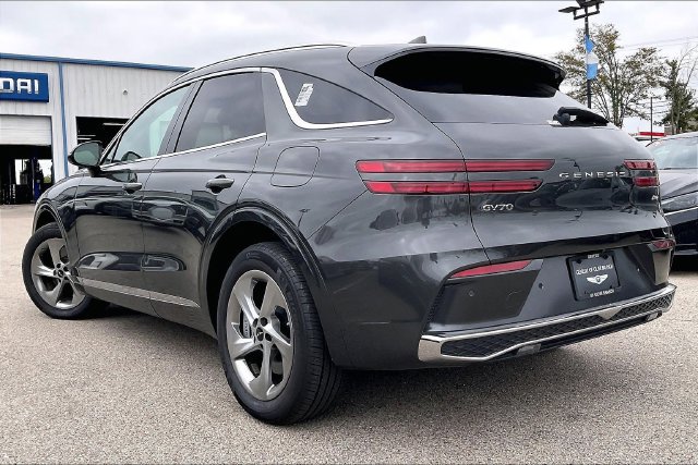 Certified 2026 Genesis GV70 2.5T Select AWD/4WD image 4