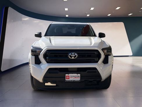 Used 2025 Toyota Tacoma SR image 8