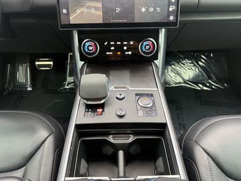Used 2023 Land Rover Range Rover Long Wheelbase First Edition AWD/4WD image 15