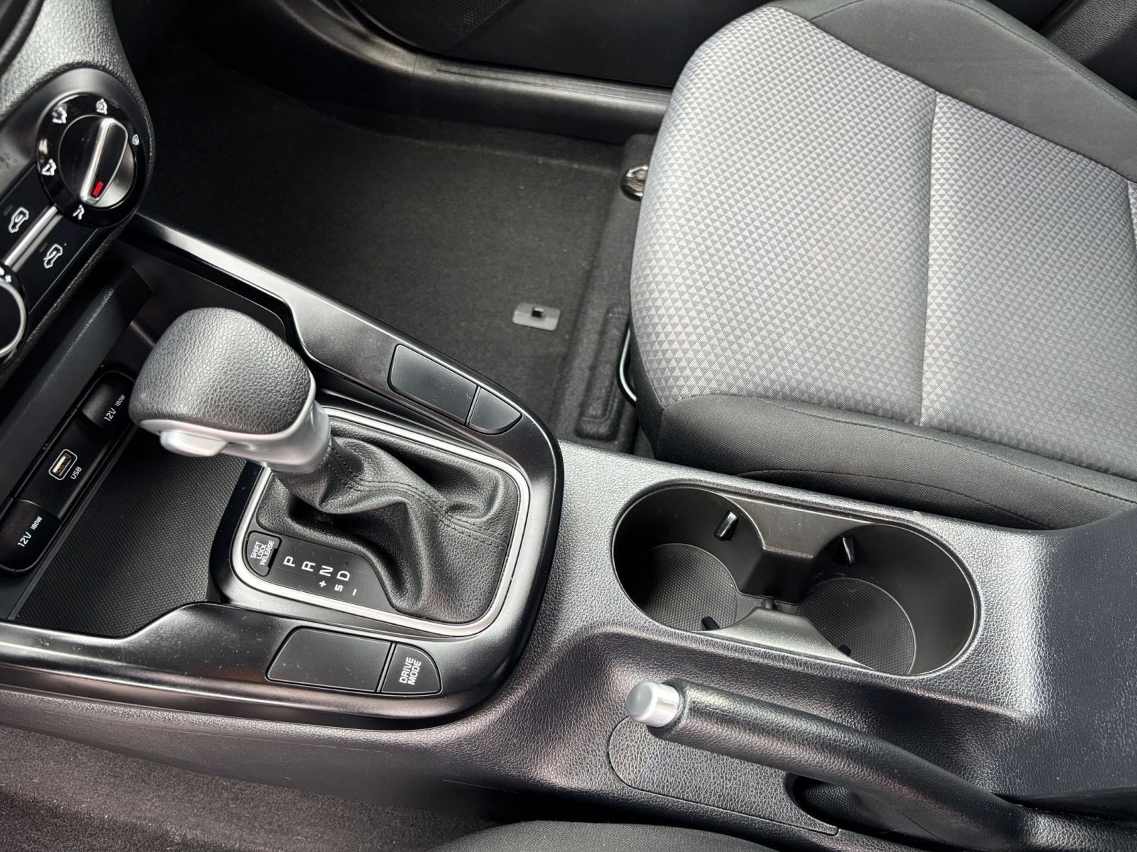 Used 2025 Kia Soul LX w/ LX Technology Package FWD image 38