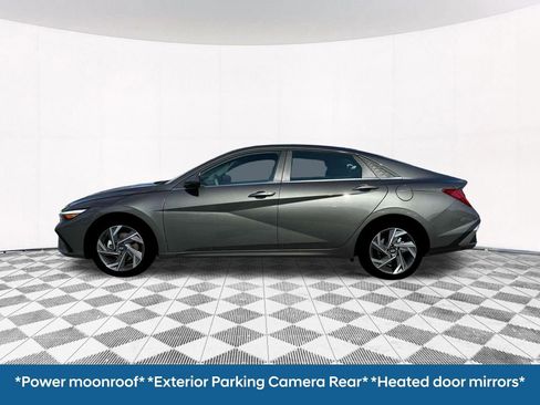 New 2025 Hyundai Elantra SEL image 4