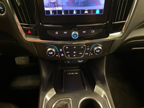 Used 2023 Chevrolet Traverse LT w/ LT Premium Package AWD/4WD image 12