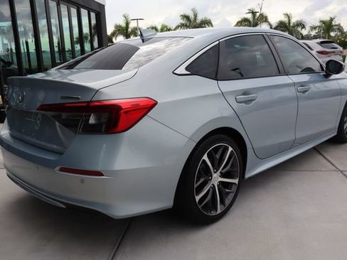 Used 2023 Honda Civic Touring image 3