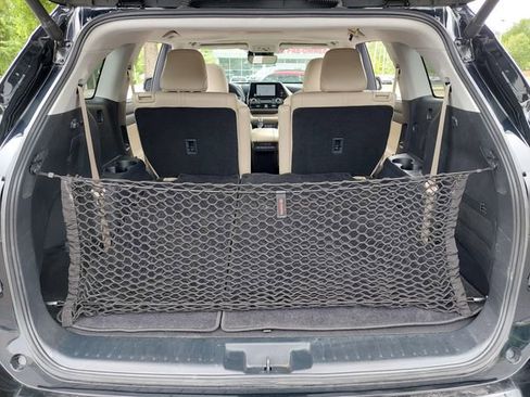 Used 2024 Toyota Highlander XLE FWD image 9