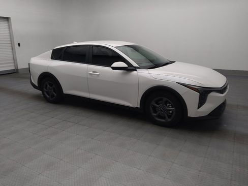 Used 2025 Kia K4 FWD image 11