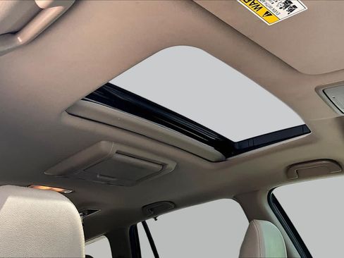 Used 2018 Honda Pilot Touring image 13