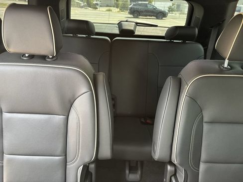 Certified 2023 Chevrolet Traverse Premier w/ Redline Edition AWD/4WD image 40