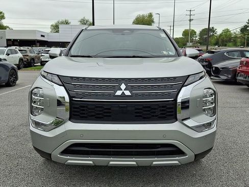 Used 2024 Mitsubishi Outlander SE AWD/4WD image 3