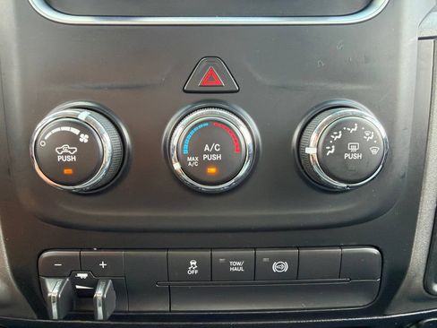 Used 2018 RAM 2500 Tradesman w/ Chrome Appearance Group AWD/4WD image 34