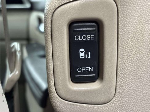 Used 2016 Honda Odyssey EX-L image 19