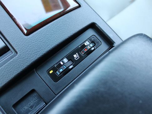 Used 2012 Lexus RX 450h AWD w/ Premium Pkg image 33