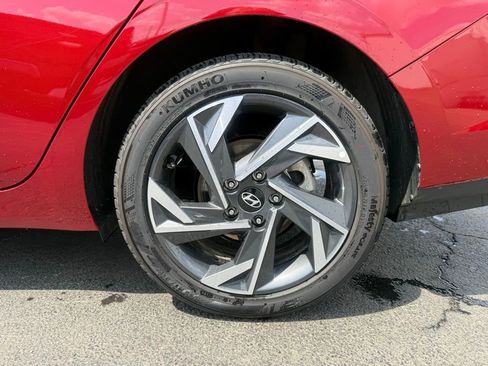 Used 2025 Hyundai Elantra Sport FWD image 29