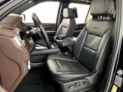 Used 2021 GMC Yukon Denali w/ Denali Ultimate Package image 30