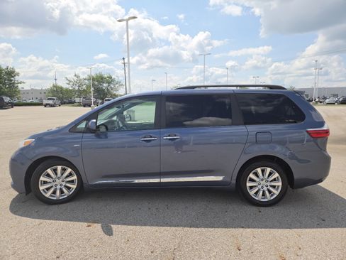 Used 2017 Toyota Sienna XLE Premium AWD/4WD image 15