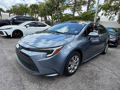 Certified 2023 Toyota Corolla LE FWD image 3