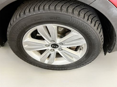 Used 2019 Kia Sportage LX image 11