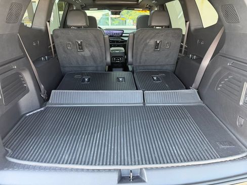 Used 2025 Buick Enclave Avenir w/ Super Cruise Package AWD/4WD image 25