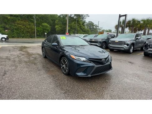 Used 2018 Toyota Camry SE image 8