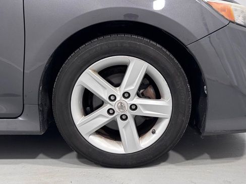 Used 2012 Toyota Camry SE FWD image 32