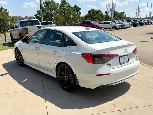 Used 2024 Honda Civic Sport image 4