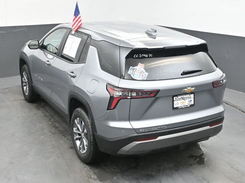 Used 2025 Chevrolet Equinox LT FWD image 37