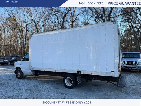 Used 2018 Ford E-350 and Econoline 350 Super Duty w/ Power Windows & Locks Group image 2