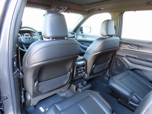 New 2025 Jeep Grand Cherokee L Limited image 22