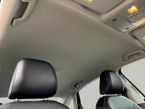 Used 2024 Volkswagen Jetta SE FWD image 17