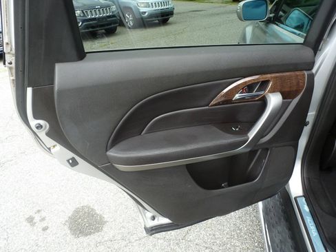 Used 2011 Acura MDX w/ Technology & Entertainment AWD/4WD image 30