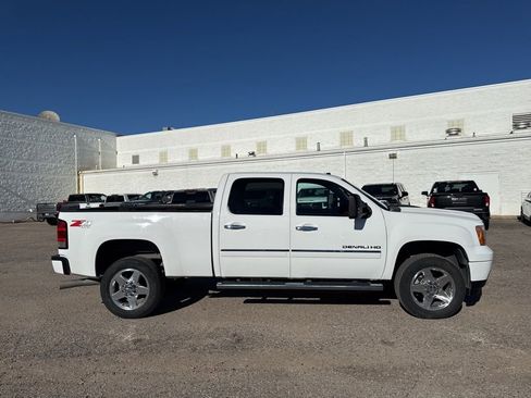 Used 2014 GMC Sierra 2500 Denali w/ Suspension Package, Off-Road image 4