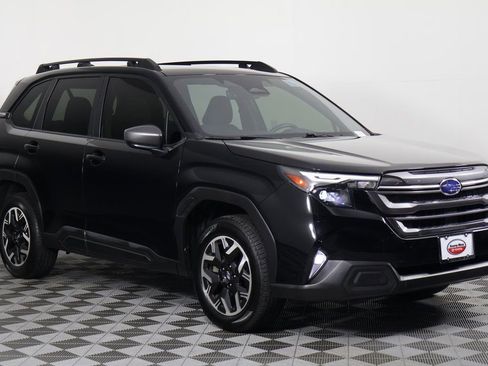 Used 2025 Subaru Forester Premium w/ Convenience Package #1 image 3