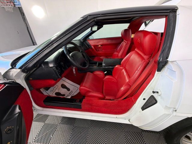 Used 1993 Chevrolet Corvette Coupe RWD image 22