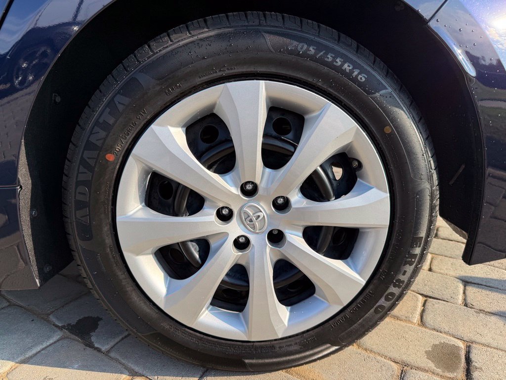 Used 2024 Toyota Corolla LE FWD image 9