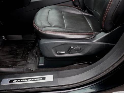 Used 2018 Ford Explorer Sport w/ Equipment Group 401A image 29