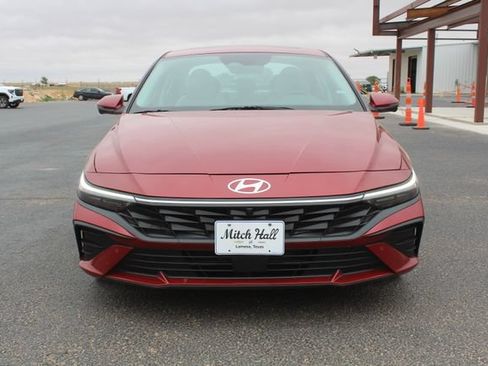 Used 2024 Hyundai Elantra Limited FWD image 9