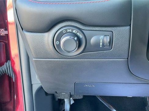 Used 2024 Dodge Durango GT image 19