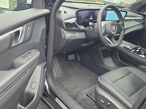 Certified 2025 Buick Enclave Sport Touring image 4