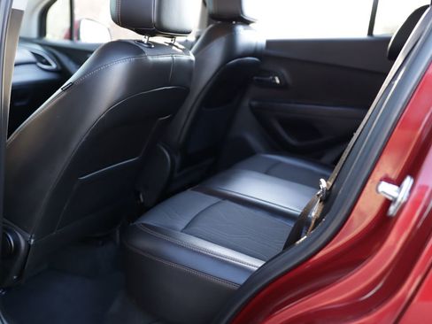 Used 2019 Chevrolet Trax LT w/ Driver Confidence Package image 23