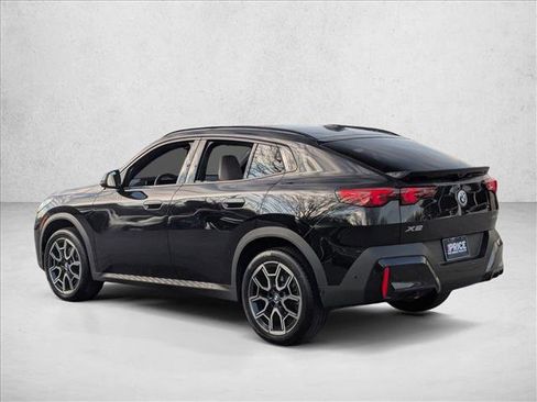 Certified 2025 BMW X2 xDrive28i w/ Premium Package image 8