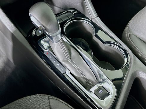 Used 2025 Buick Encore GX Preferred FWD image 24