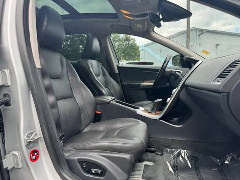 Used 2016 Volvo XC60 T6 w/ Climate Package AWD/4WD image 23