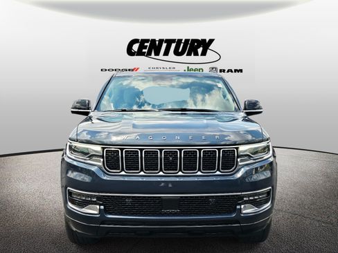 Used 2024 Jeep Wagoneer 4WD w/ Premium Group I image 9