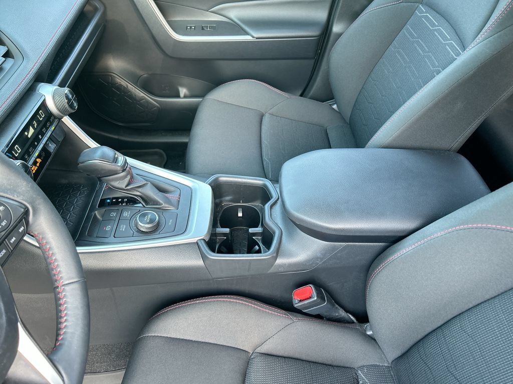 Used 2025 Toyota RAV4 SE AWD/4WD image 29